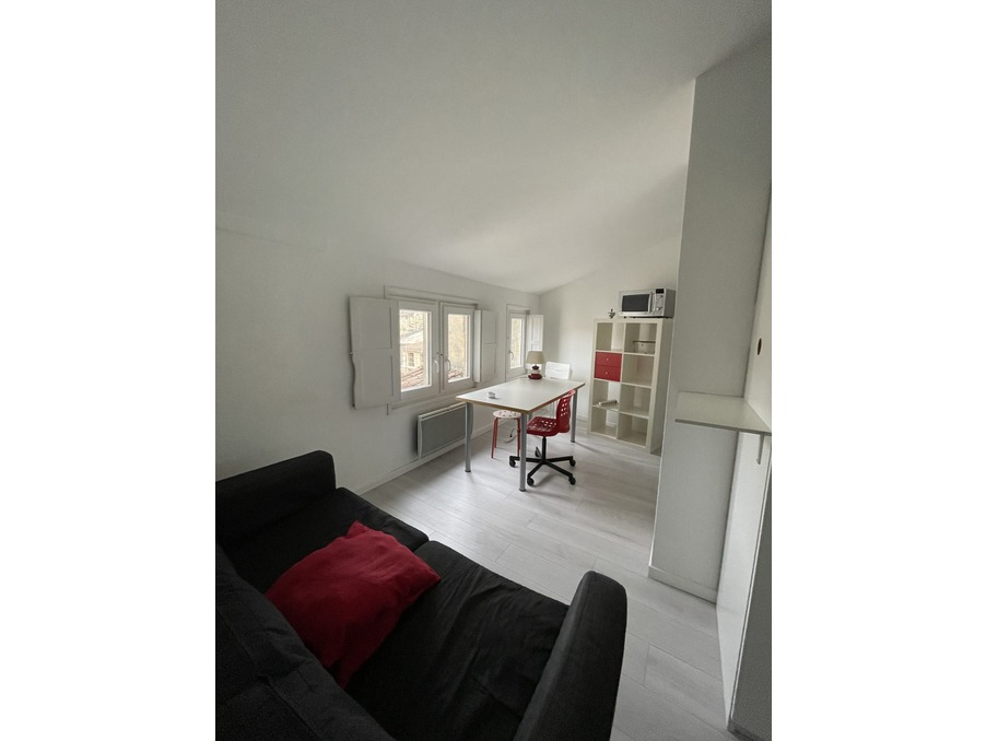 Location Appartement Bordeaux  656 €