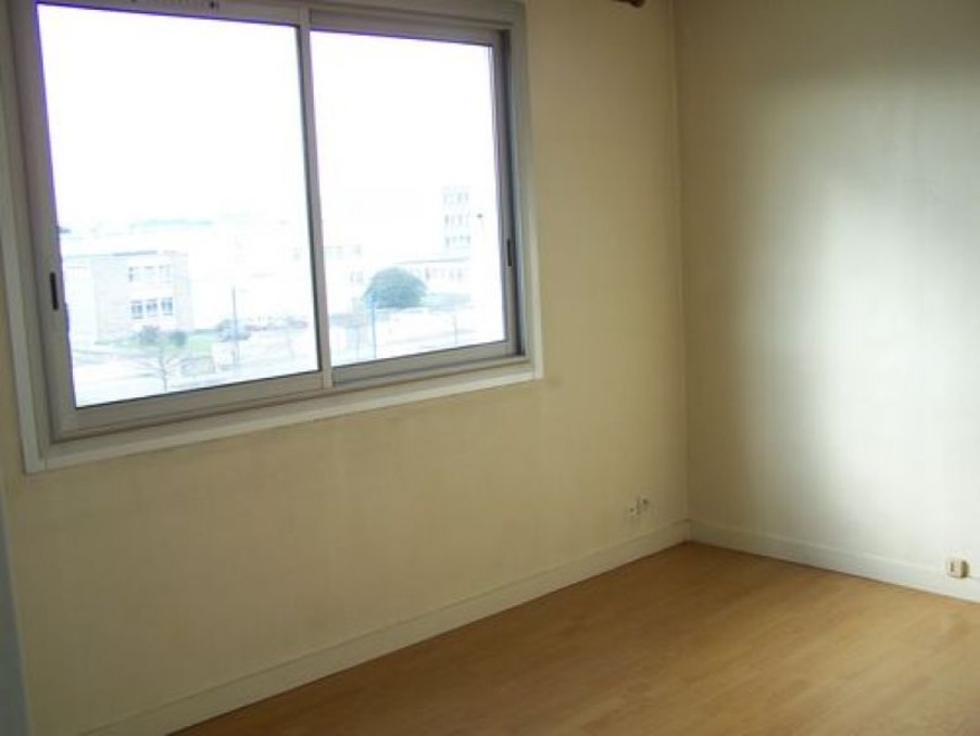 Location Appartement Brest  380 €