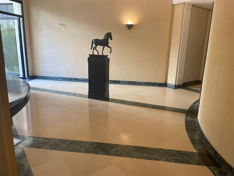 Location Appartement PARIS 1 355 €