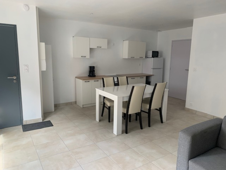 Location Appartement Fougeres  465 €