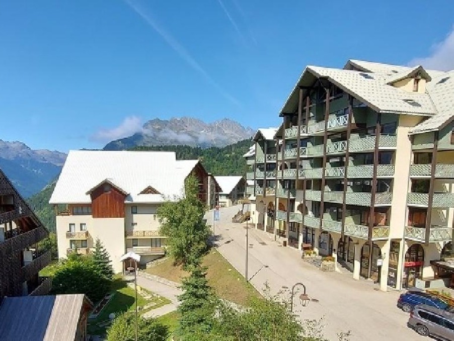 Vente Local OZ  586 000 €