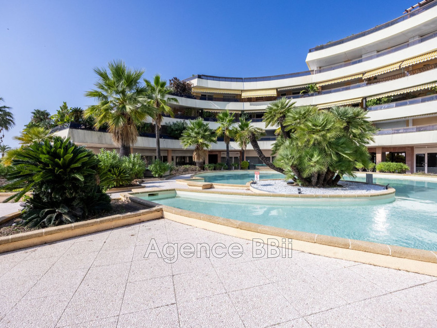Vente Appartement Saint-Laurent-du-Var  965 000 €