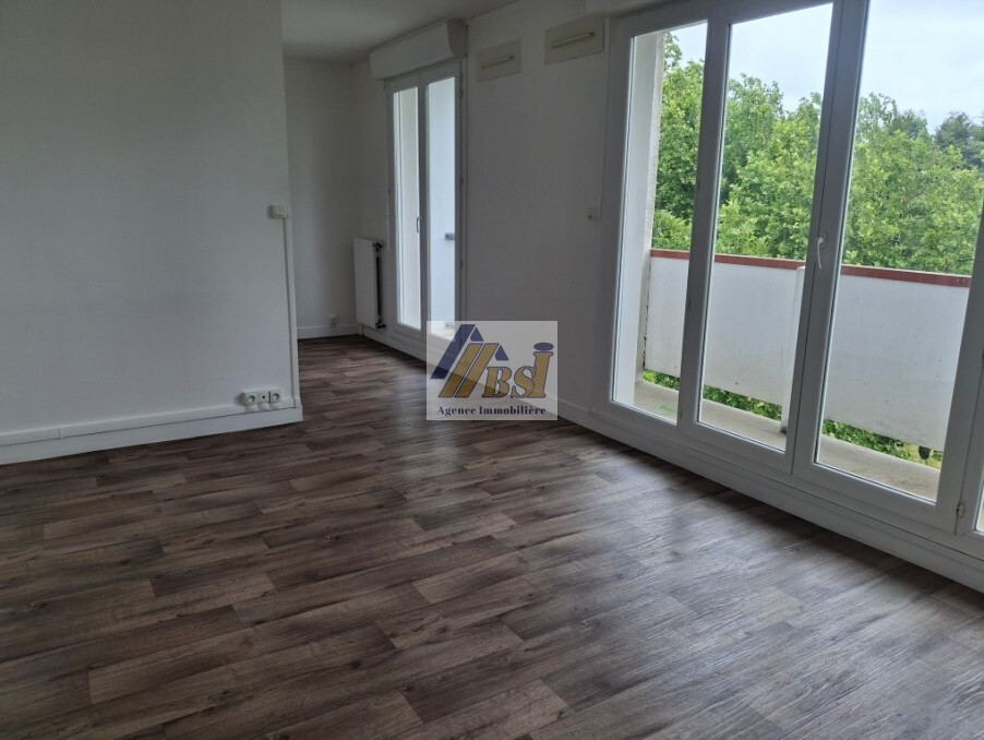 Location Appartement BREST  670 €