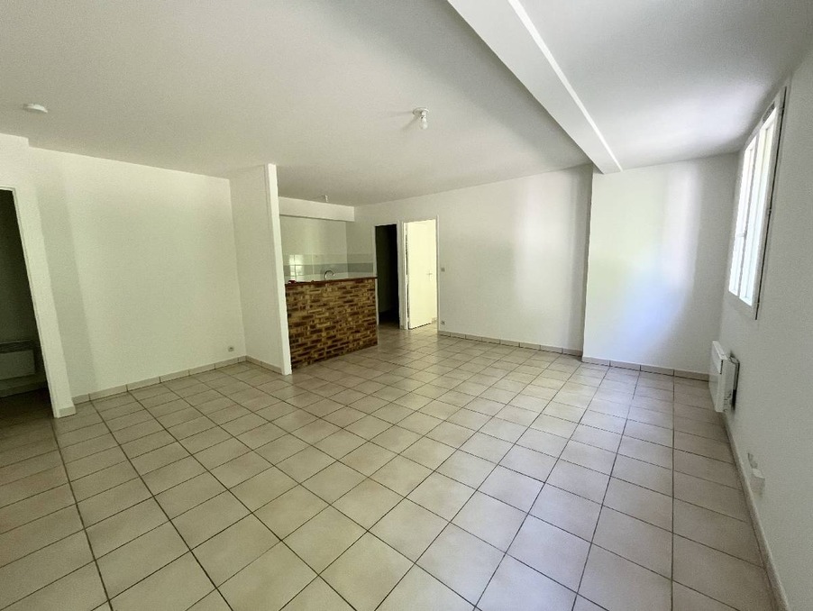 Location Appartement CORBEIL ESSONNES  897 €