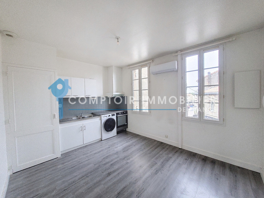 Location Appartement Coutras  599 €