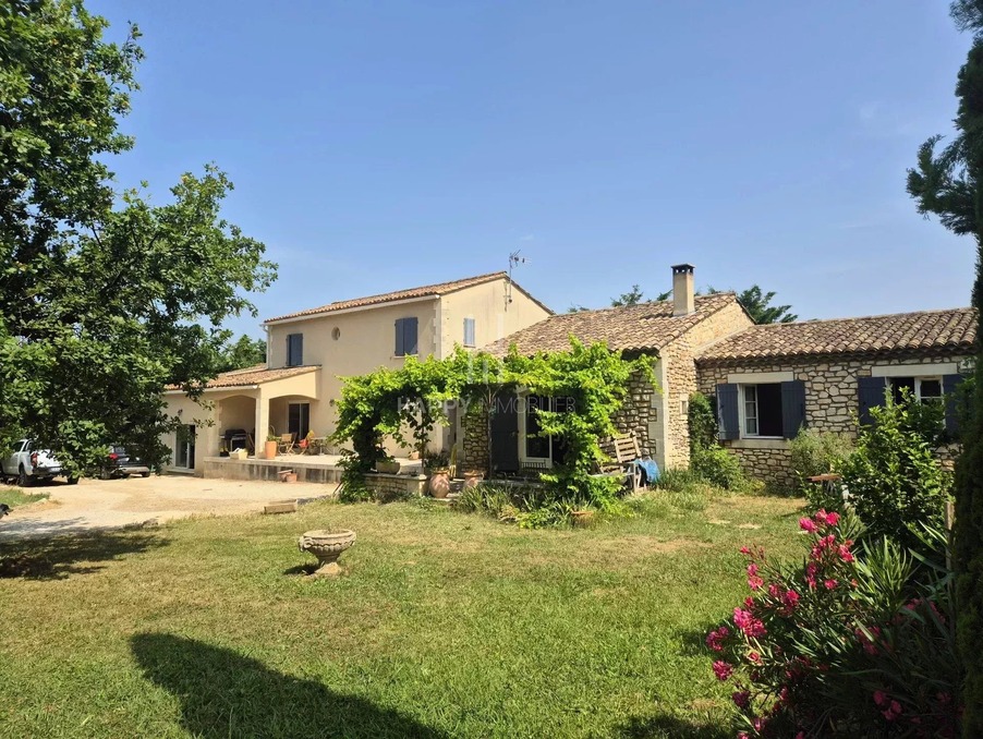 Vente Maison Eyragues  855 000 €