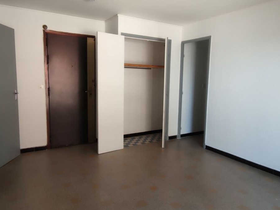 Location Appartement MARSEILLE  670 €