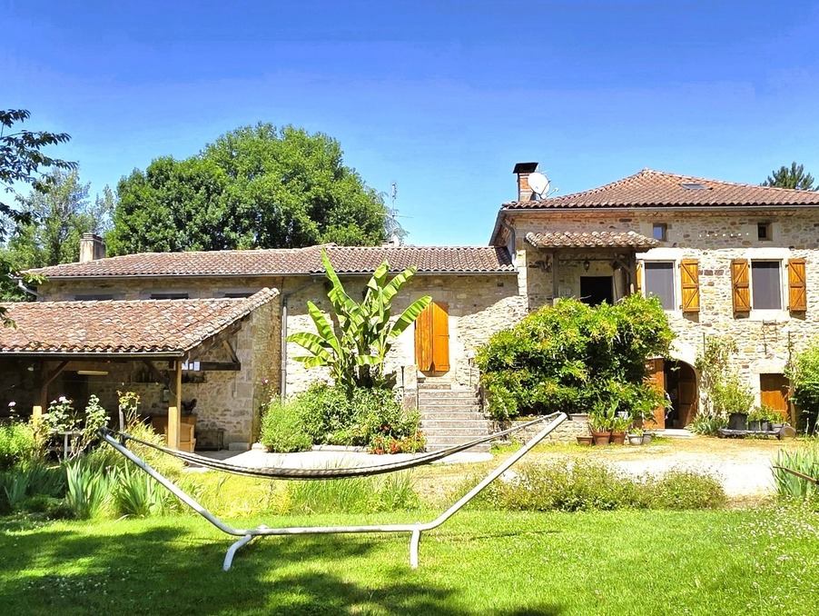 Vente Propriete VAREN  345 000 €