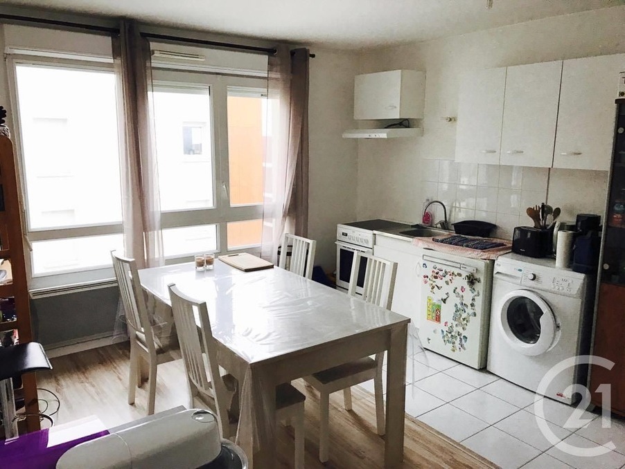Location Appartement Palaiseau  950 €