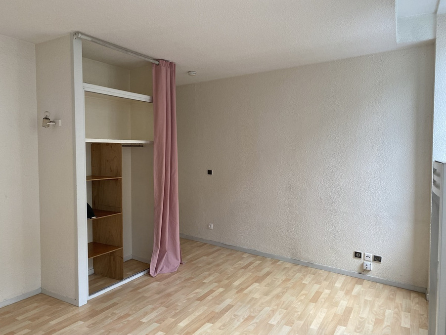 Location Appartement Bordeaux  466 €
