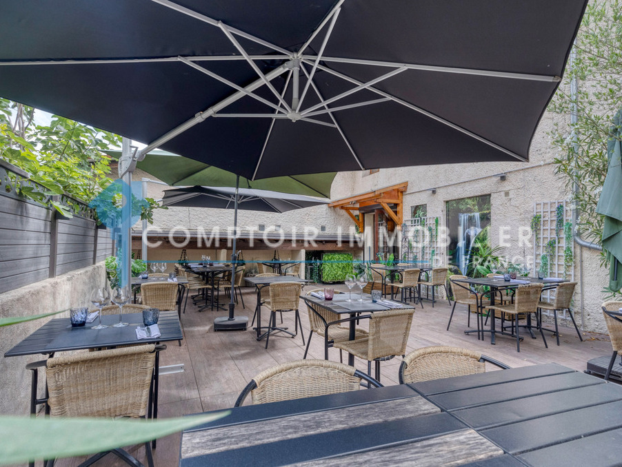 Vente Local Crolles  162 000 €