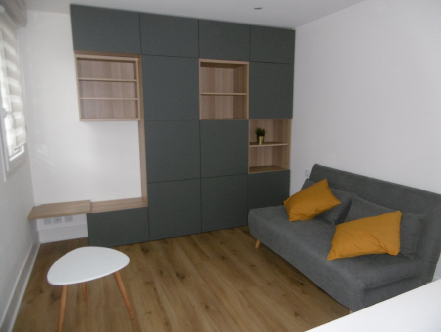 Location Appartement Fougeres  370 €