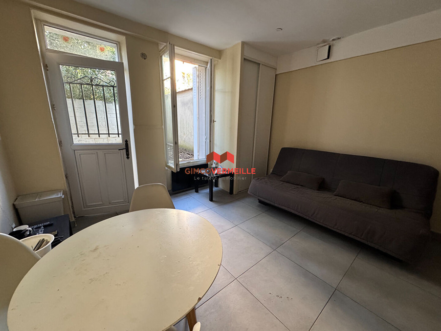 Location Appartement Nanterre  815 €