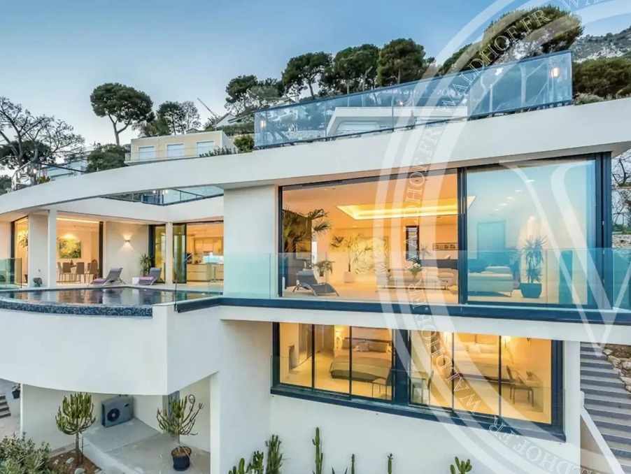 Location Maison Èze 33 750 €