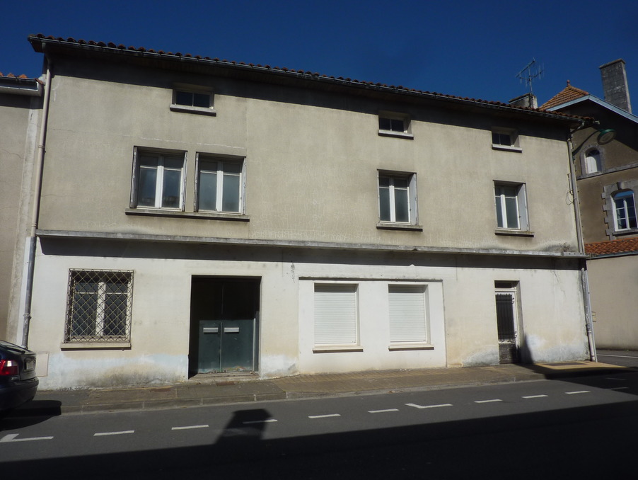 Vente Immeuble CHASSENEUIL SUR BONNIEURE 71 000 €